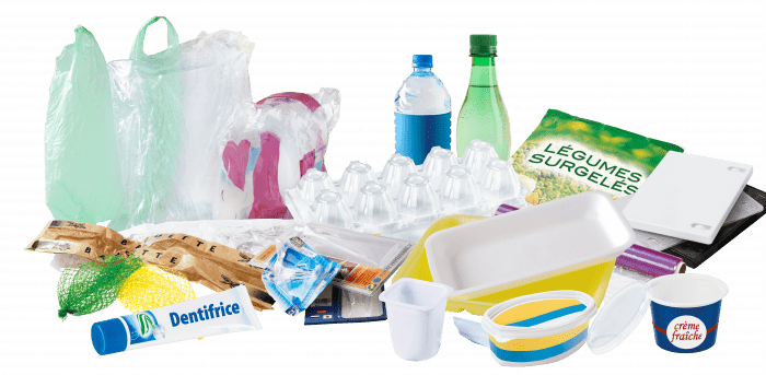 sac plastique, étui de baguette, tube de dentifrice, filet de fruits et légumes, emballages de bouteilles d'eau, bouteilles d'eau, boîte d’œufs, blister, pot de yaourt et son opercule, barquette de beurre, barquette de polystyrène, sac de légumes surgelés, boîte de DVD, film alimentaire et pot de crème